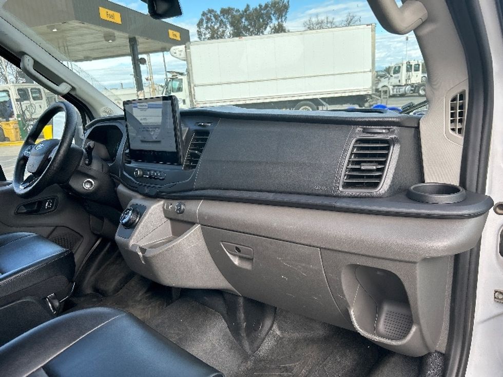 Cargo Van (Panel Van)-Alternative Fuel Trucks & Tractors-Ford-2022-TRAN350E-Fresno-CA-12,718\n\t\tmiles-$ 40,000 - Image 18