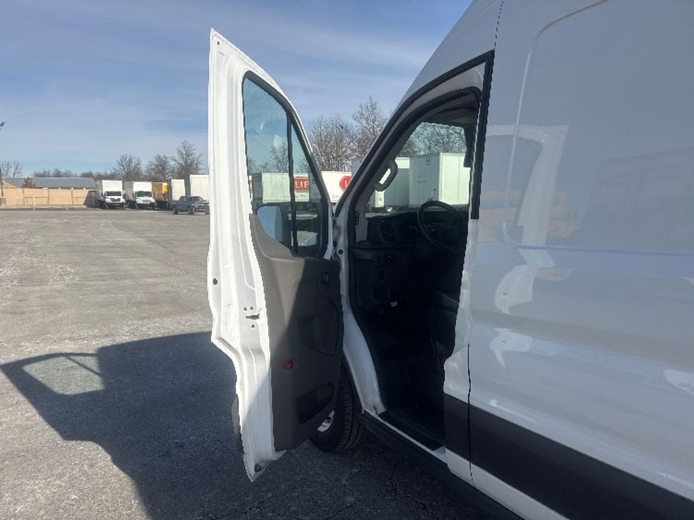 Cargo Van (Panel Van)-Alternative Fuel Trucks & Tractors-Ford-2022-TRAN350E-Gahanna-OH-7,356\n\t\tmiles-$ 40,000 - Image 15