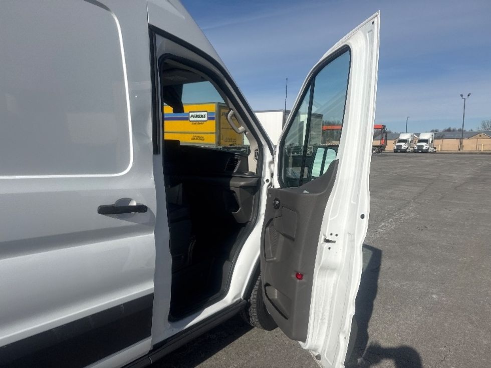 Cargo Van (Panel Van)-Alternative Fuel Trucks & Tractors-Ford-2022-TRAN350E-Gahanna-OH-7,356\n\t\tmiles-$ 40,000 - Image 19