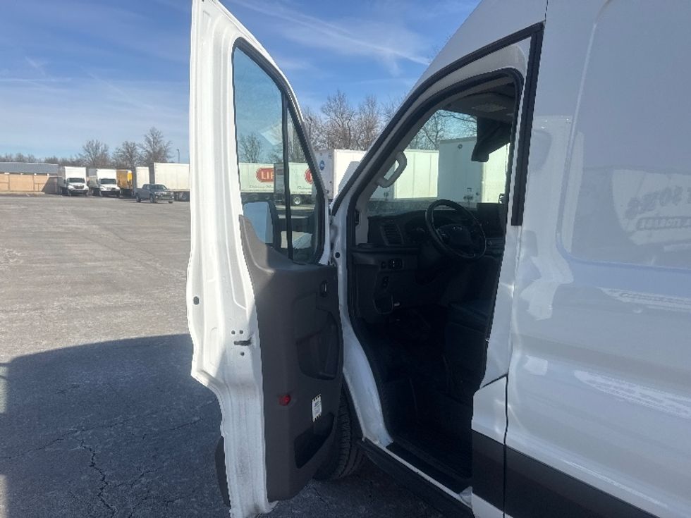 Cargo Van (Panel Van)-Alternative Fuel Trucks & Tractors-Ford-2022-TRAN350E-Gahanna-OH-8,892\n\t\tmiles-$ 39,750 - Image 15