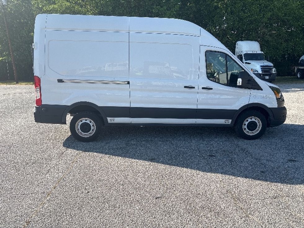 Cargo Van (Panel Van)-Alternative Fuel Trucks & Tractors-Ford-2022-TRAN350E-Greer-SC-11,379\n\t\tmiles-$ 38,750 - Image 14