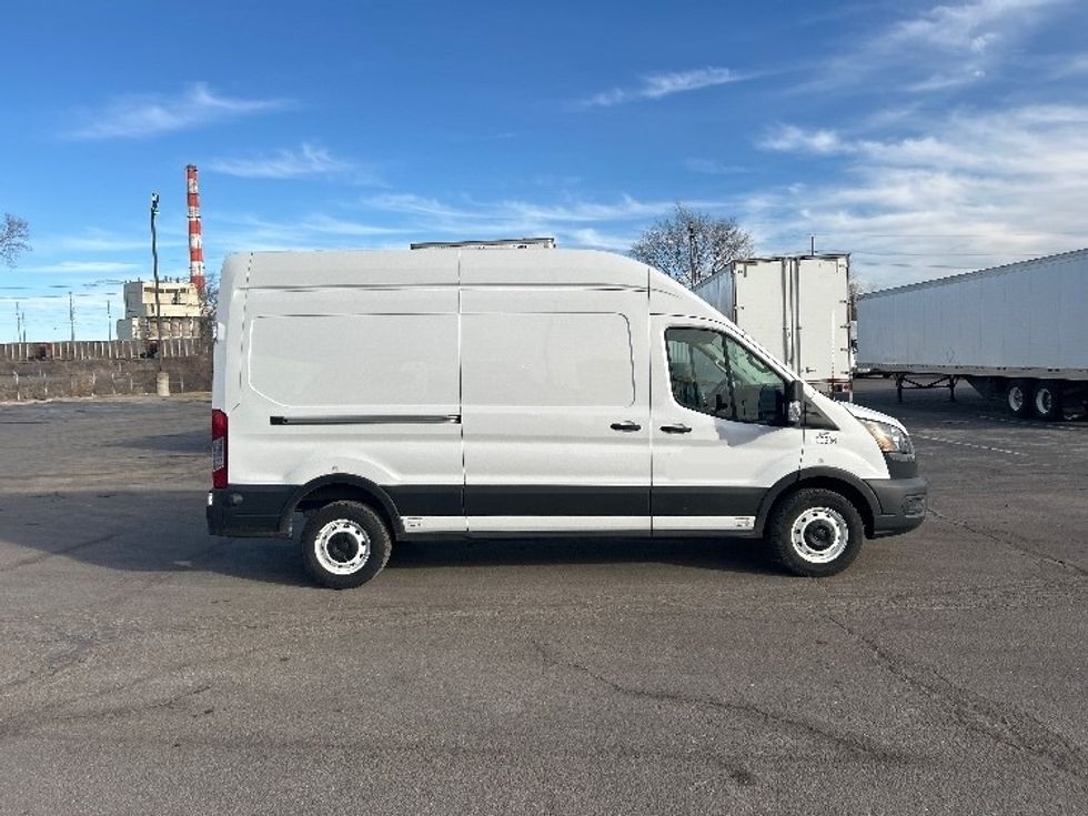 Cargo Van (Panel Van)-Alternative Fuel Trucks & Tractors-Ford-2022-TRAN350E-Kansas City-MO-1,344\n\t\tmiles-$ 42,500 - Image 11