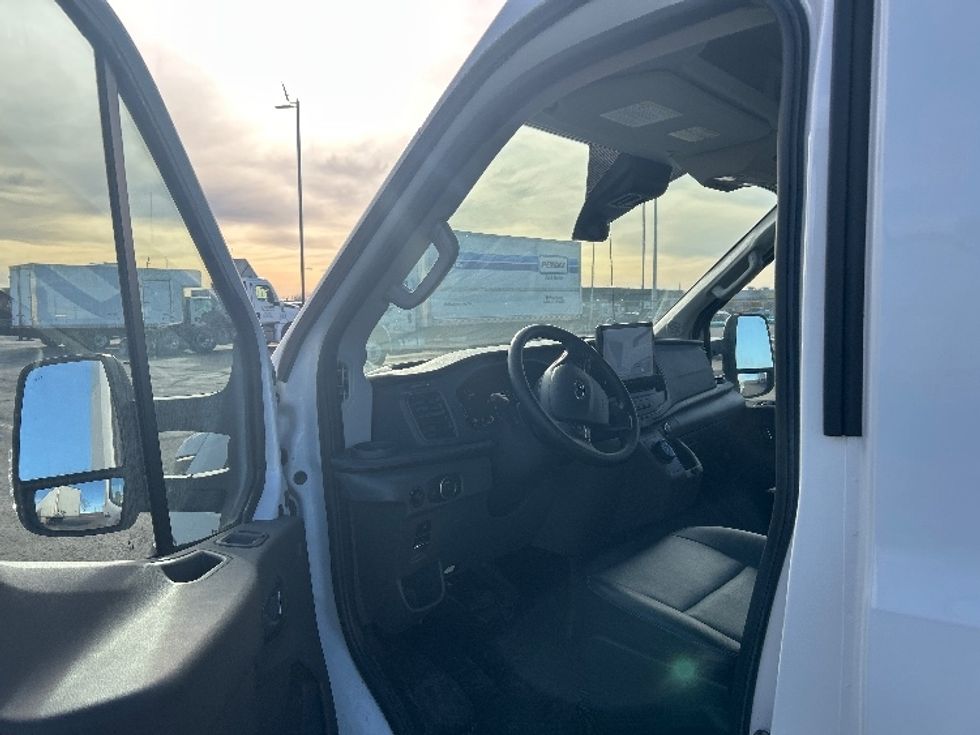 Cargo Van (Panel Van)-Alternative Fuel Trucks & Tractors-Ford-2022-TRAN350E-Kansas City-MO-1,344\n\t\tmiles-$ 42,500 - Image 12