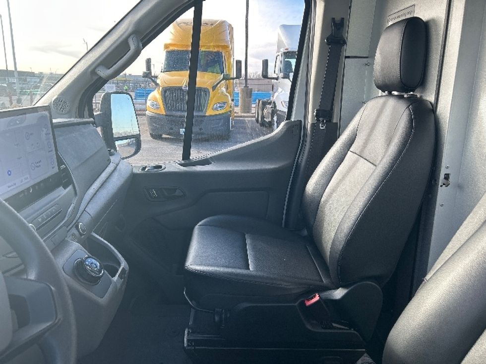 Cargo Van (Panel Van)-Alternative Fuel Trucks & Tractors-Ford-2022-TRAN350E-Kansas City-MO-1,344\n\t\tmiles-$ 42,500 - Image 15