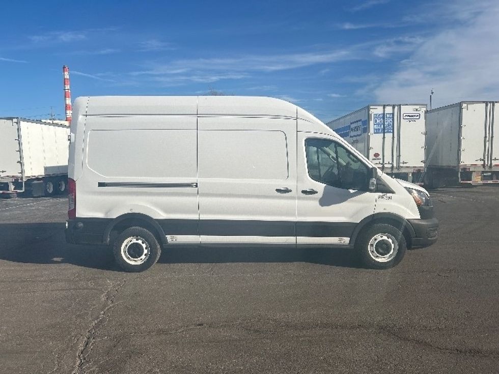 Cargo Van (Panel Van)-Alternative Fuel Trucks & Tractors-Ford-2022-TRAN350E-Kansas City-MO-2,103\n\t\tmiles-$ 42,500 - Image 11