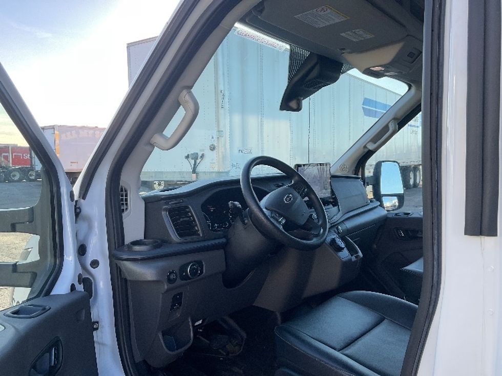 Cargo Van (Panel Van)-Alternative Fuel Trucks & Tractors-Ford-2022-TRAN350E-Kansas City-MO-2,103\n\t\tmiles-$ 42,500 - Image 12