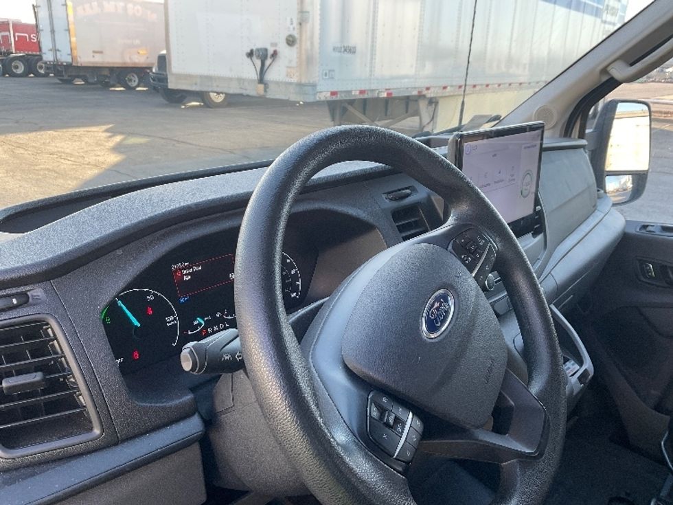Cargo Van (Panel Van)-Alternative Fuel Trucks & Tractors-Ford-2022-TRAN350E-Kansas City-MO-2,103\n\t\tmiles-$ 42,500 - Image 14