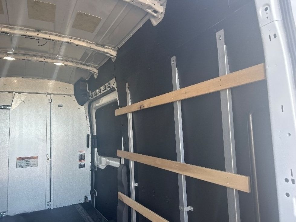 Cargo Van (Panel Van)-Alternative Fuel Trucks & Tractors-Ford-2022-TRAN350E-Kansas City-MO-2,103\n\t\tmiles-$ 42,500 - Image 9