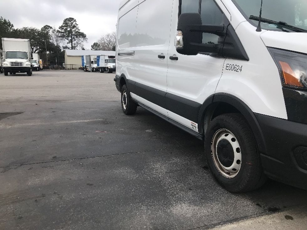 Cargo Van (Panel Van)-Alternative Fuel Trucks & Tractors-Ford-2022-TRAN350E-Ladson-SC-5,201\n\t\tmiles-$ 41,250 - Image 14