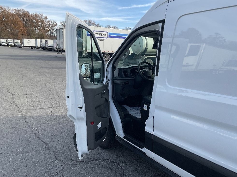 Cargo Van (Panel Van)-Alternative Fuel Trucks & Tractors-Ford-2022-TRAN350E-Little Rock-AR-5,064\n\t\tmiles-$ 40,250 - Image 13