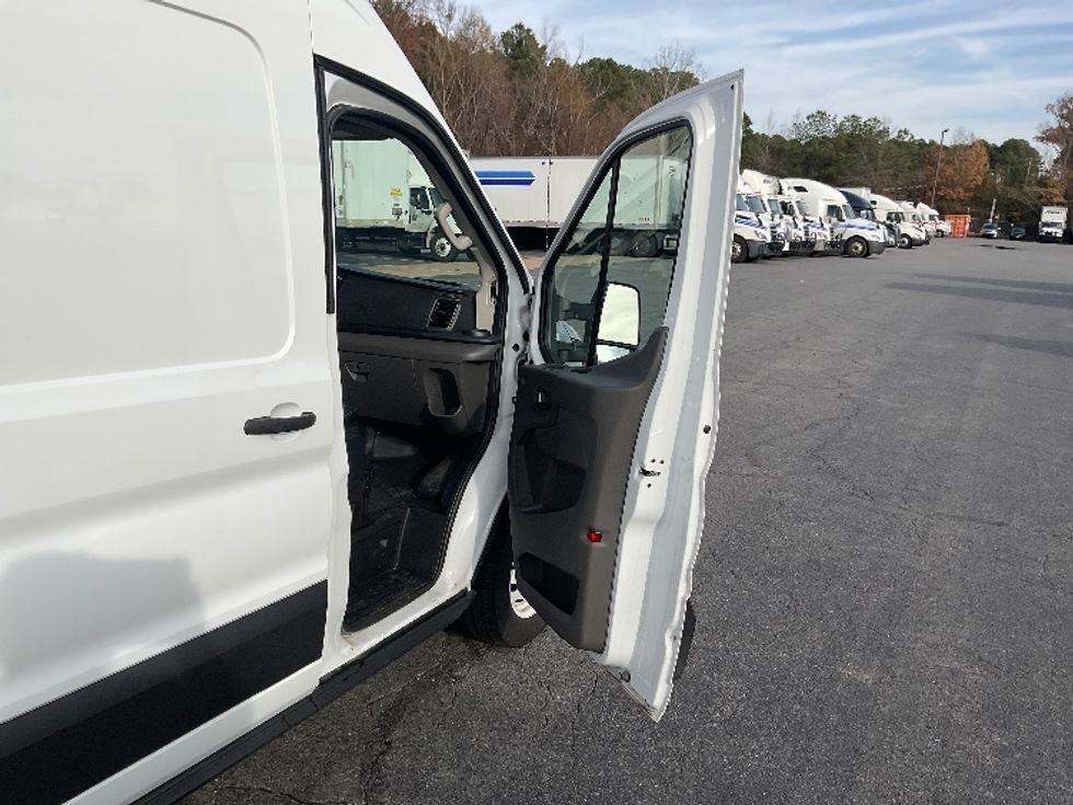 Cargo Van (Panel Van)-Alternative Fuel Trucks & Tractors-Ford-2022-TRAN350E-Little Rock-AR-5,064\n\t\tmiles-$ 40,250 - Image 17