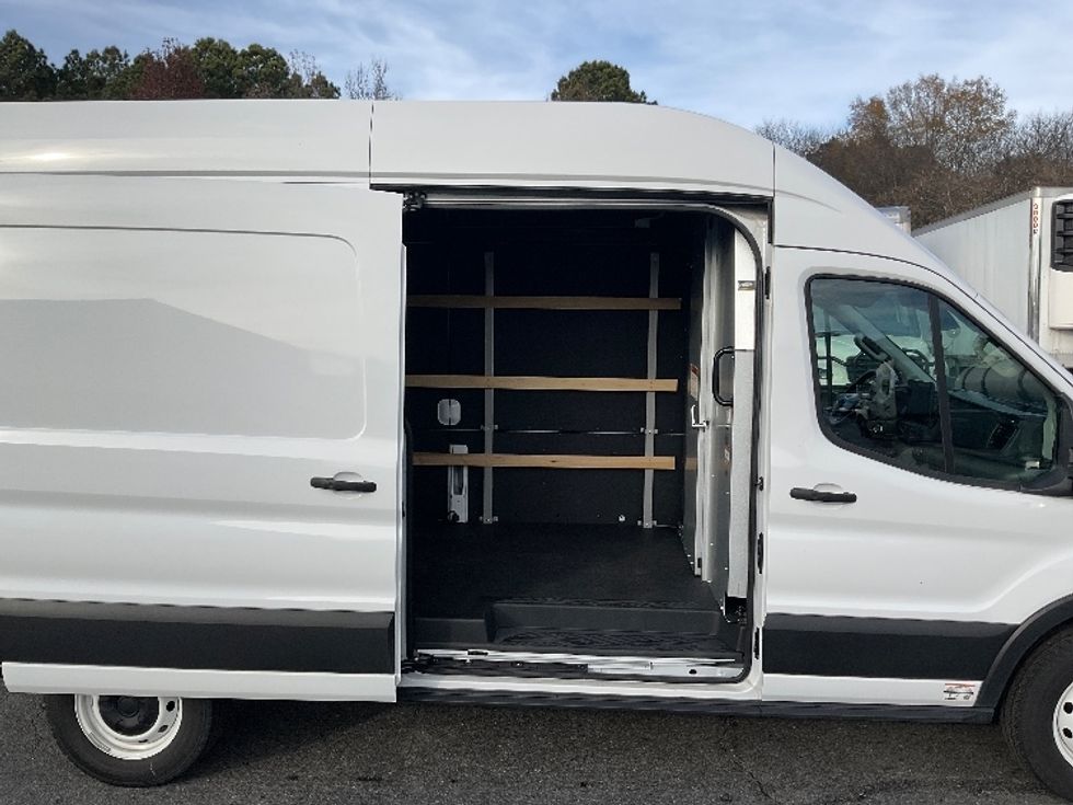 Cargo Van (Panel Van)-Alternative Fuel Trucks & Tractors-Ford-2022-TRAN350E-Little Rock-AR-5,064\n\t\tmiles-$ 40,250 - Image 23