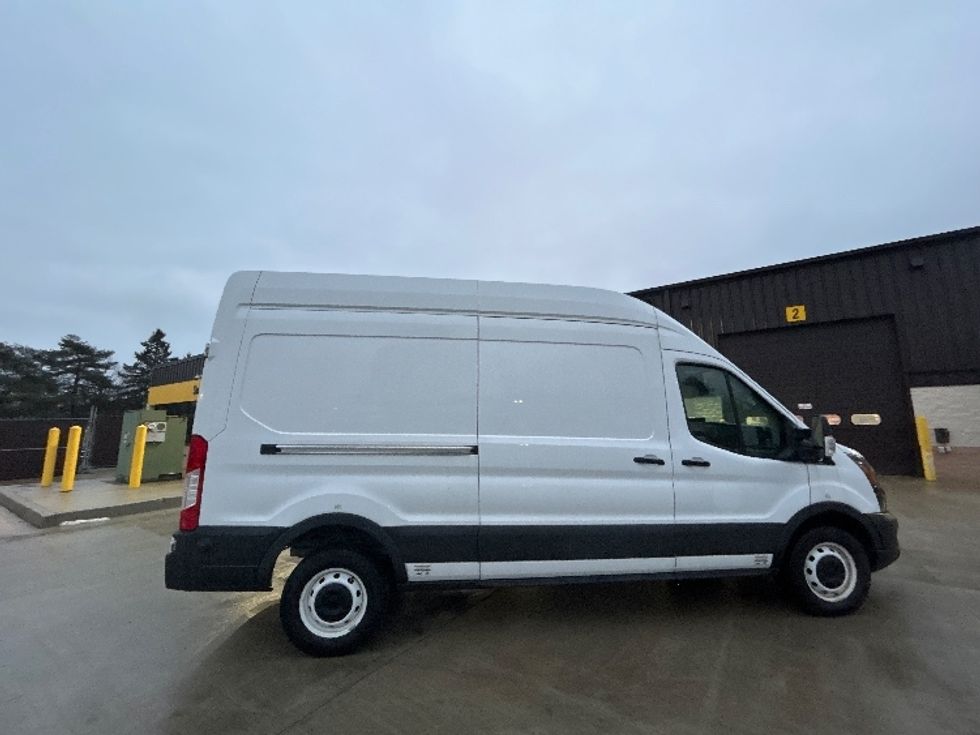 Cargo Van (Panel Van)-Alternative Fuel Trucks & Tractors-Ford-2022-TRAN350E-Middlefield-OH-7,761\n\t\tmiles-$ 41,750 - Image 13