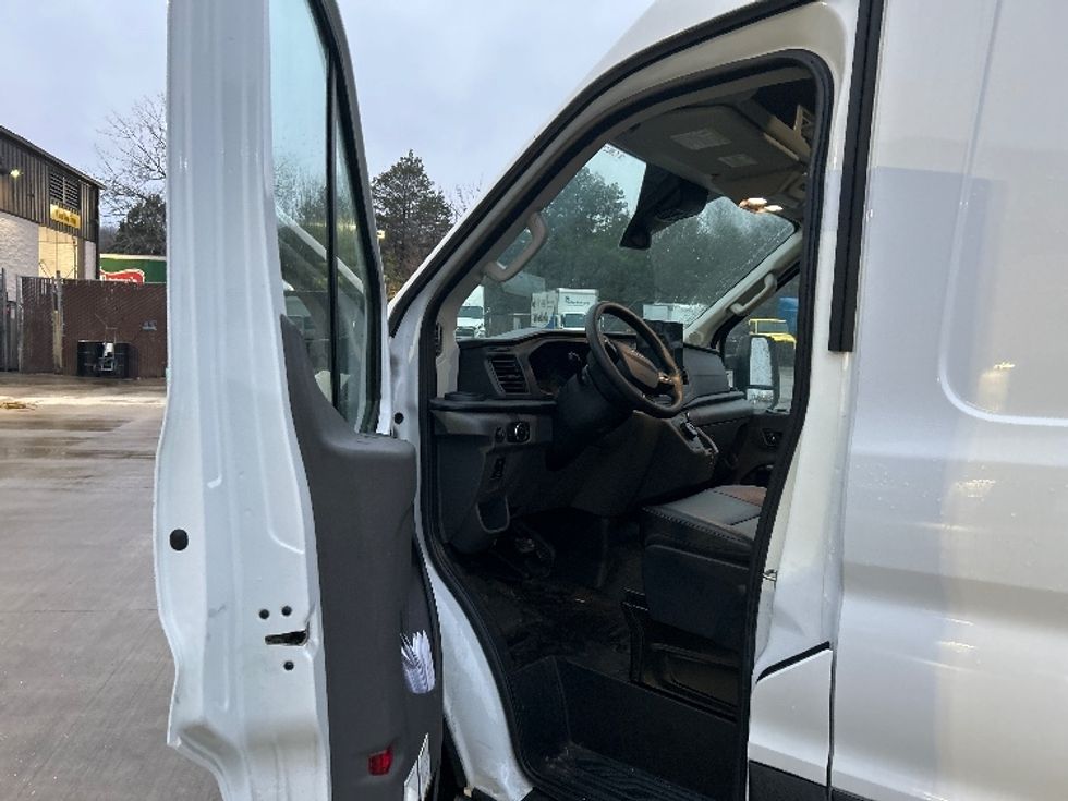 Cargo Van (Panel Van)-Alternative Fuel Trucks & Tractors-Ford-2022-TRAN350E-Middlefield-OH-7,761\n\t\tmiles-$ 41,750 - Image 14