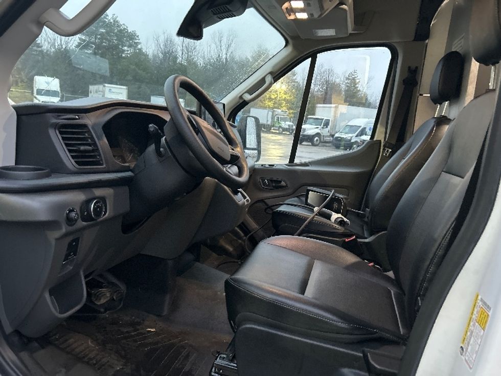 Cargo Van (Panel Van)-Alternative Fuel Trucks & Tractors-Ford-2022-TRAN350E-Middlefield-OH-7,761\n\t\tmiles-$ 41,750 - Image 15