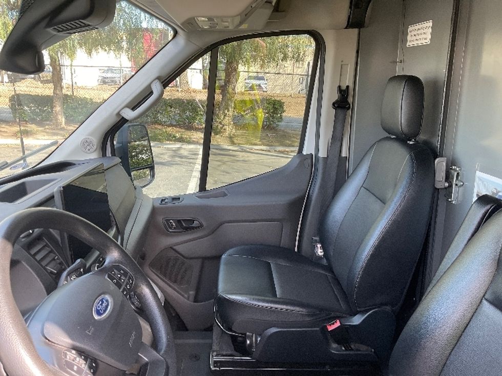 2022 Ford Transit photo 10