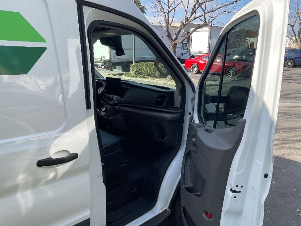 2022 Ford Transit photo 11