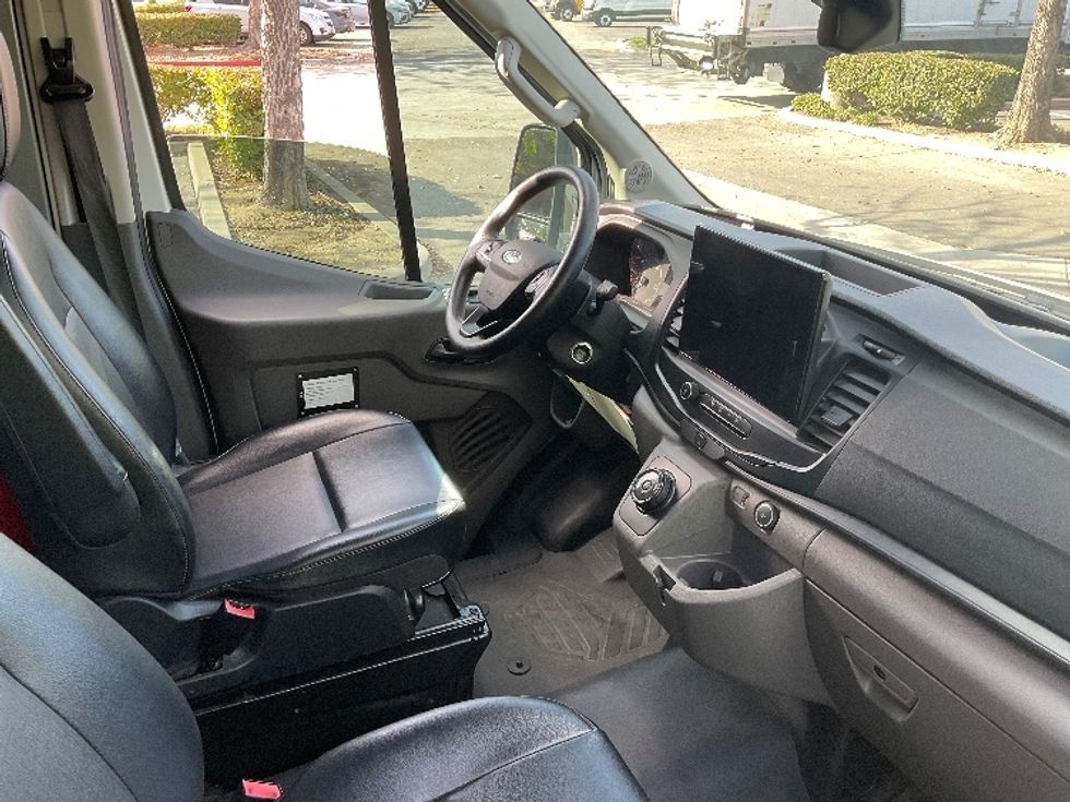 2022 Ford Transit photo 12