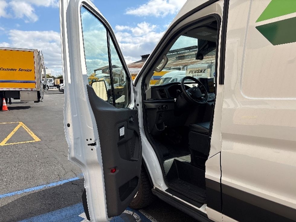 Cargo Van (Panel Van)-Alternative Fuel Trucks & Tractors-Ford-2022-TRAN350E-Montebello-CA-45,076\n\t\tmiles-$ 40,000 - Image 15