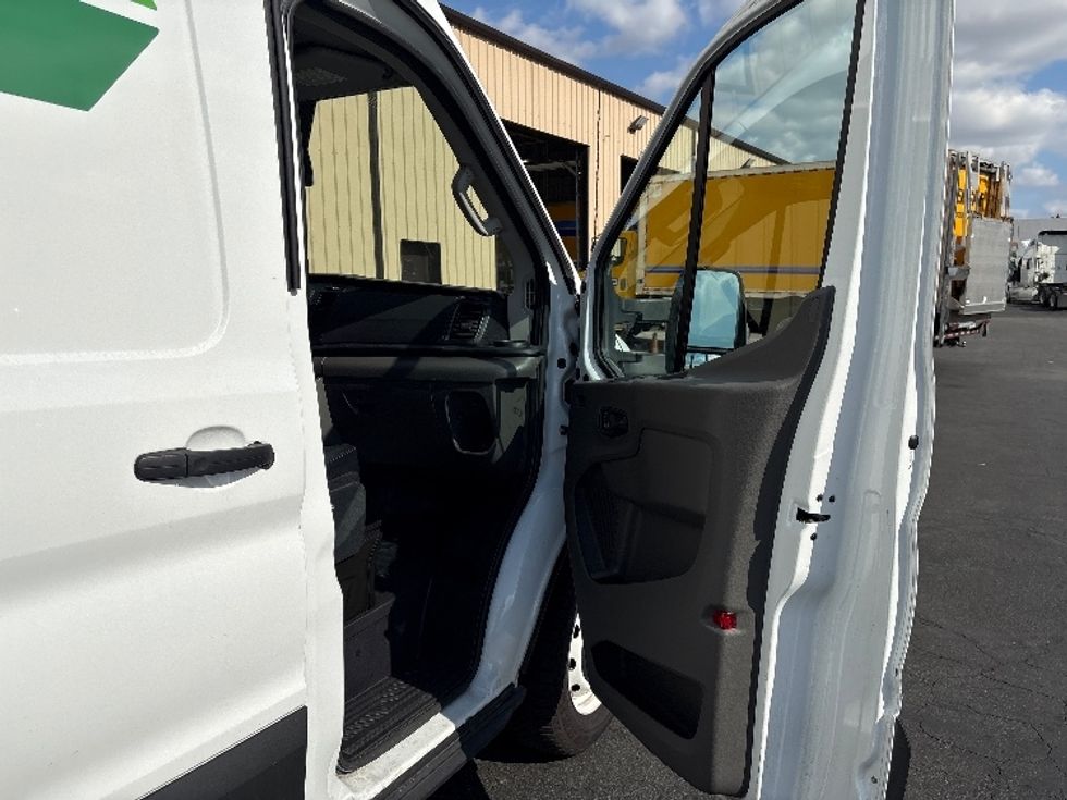 Cargo Van (Panel Van)-Alternative Fuel Trucks & Tractors-Ford-2022-TRAN350E-Montebello-CA-45,076\n\t\tmiles-$ 40,000 - Image 19