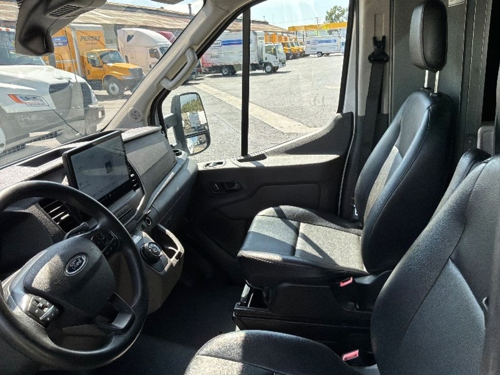 Cargo Van (Panel Van)-Alternative Fuel Trucks & Tractors-Ford-2022-TRAN350E-Montebello-CA-61,810\n\t\tmiles-$ 33,000 - Image 17