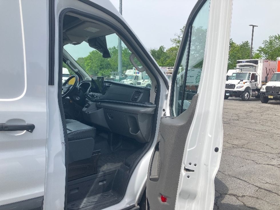 Cargo Van (Panel Van)-Alternative Fuel Trucks & Tractors-Ford-2022-TRAN350E-North Bergen-NJ-20,900\n\t\tmiles-$ 33,750 - Image 19