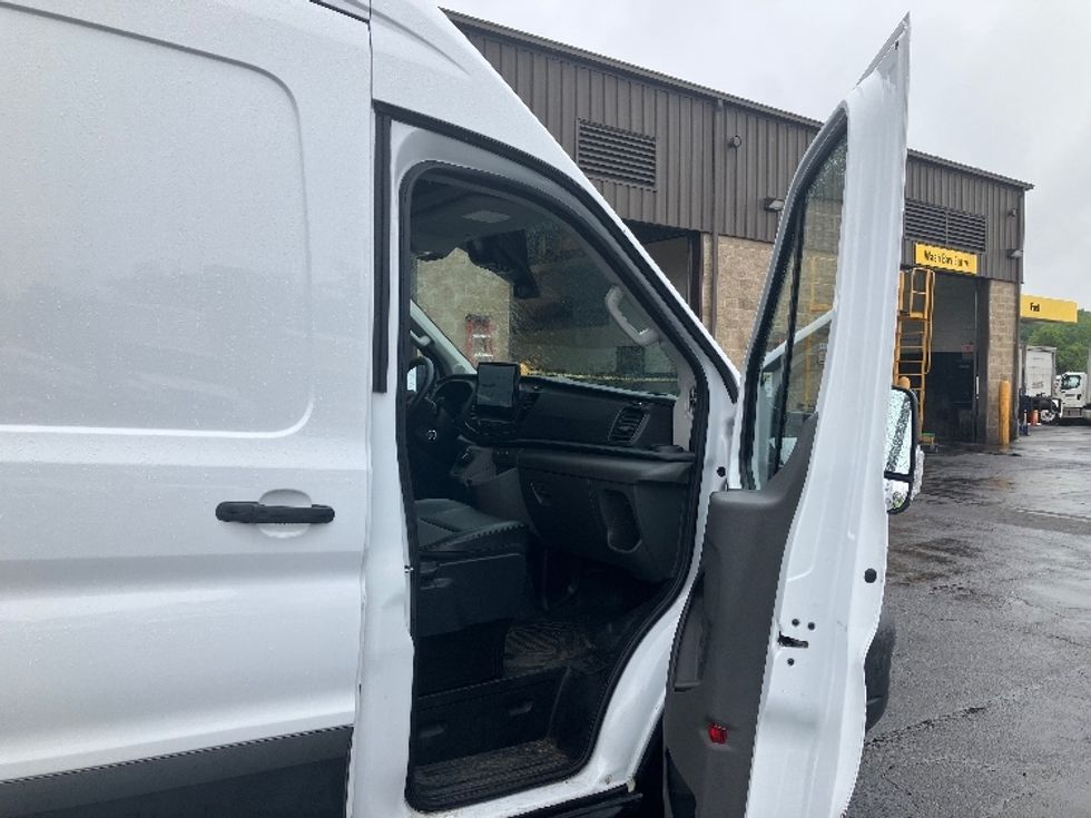 Cargo Van (Panel Van)-Alternative Fuel Trucks & Tractors-Ford-2022-TRAN350E-Parsippany-NJ-18,214\n\t\tmiles-$ 38,000 - Image 20