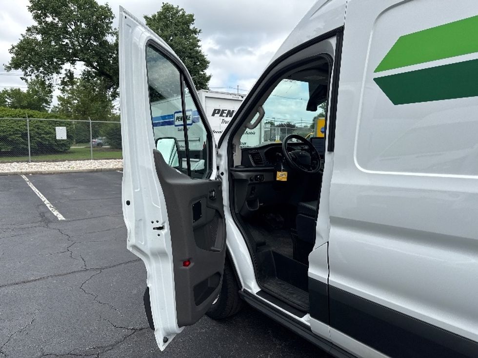 Cargo Van (Panel Van)-Alternative Fuel Trucks & Tractors-Ford-2022-TRAN350E-Parsippany-NJ-20,909\n\t\tmiles-$ 33,250 - Image 14
