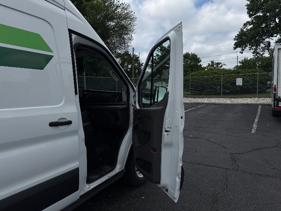 Cargo Van (Panel Van)-Alternative Fuel Trucks & Tractors-Ford-2022-TRAN350E-Parsippany-NJ-20,909\n\t\tmiles-$ 33,250 - Image 19