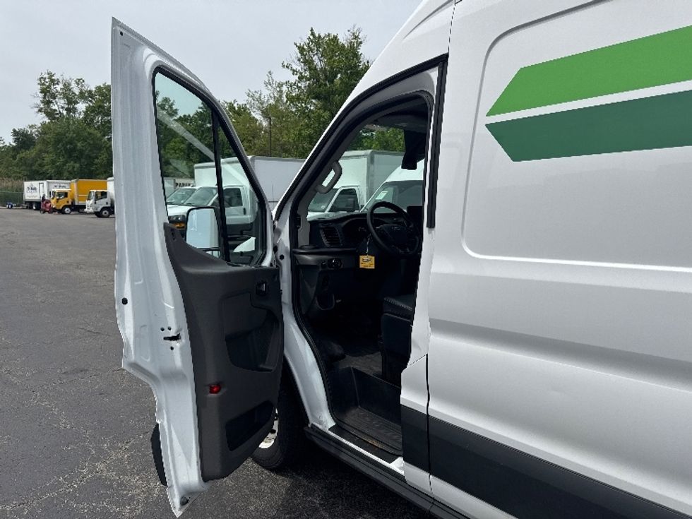Cargo Van (Panel Van)-Alternative Fuel Trucks & Tractors-Ford-2022-TRAN350E-Parsippany-NJ-25,002\n\t\tmiles-$ 36,250 - Image 14