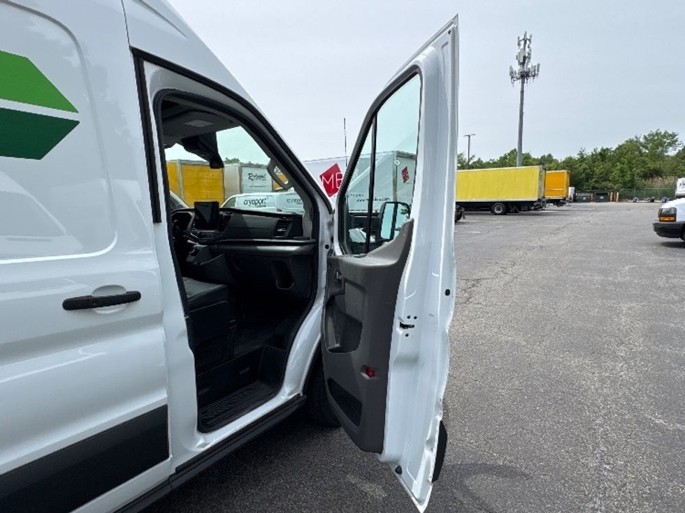 Cargo Van (Panel Van)-Alternative Fuel Trucks & Tractors-Ford-2022-TRAN350E-Parsippany-NJ-25,002\n\t\tmiles-$ 36,250 - Image 18