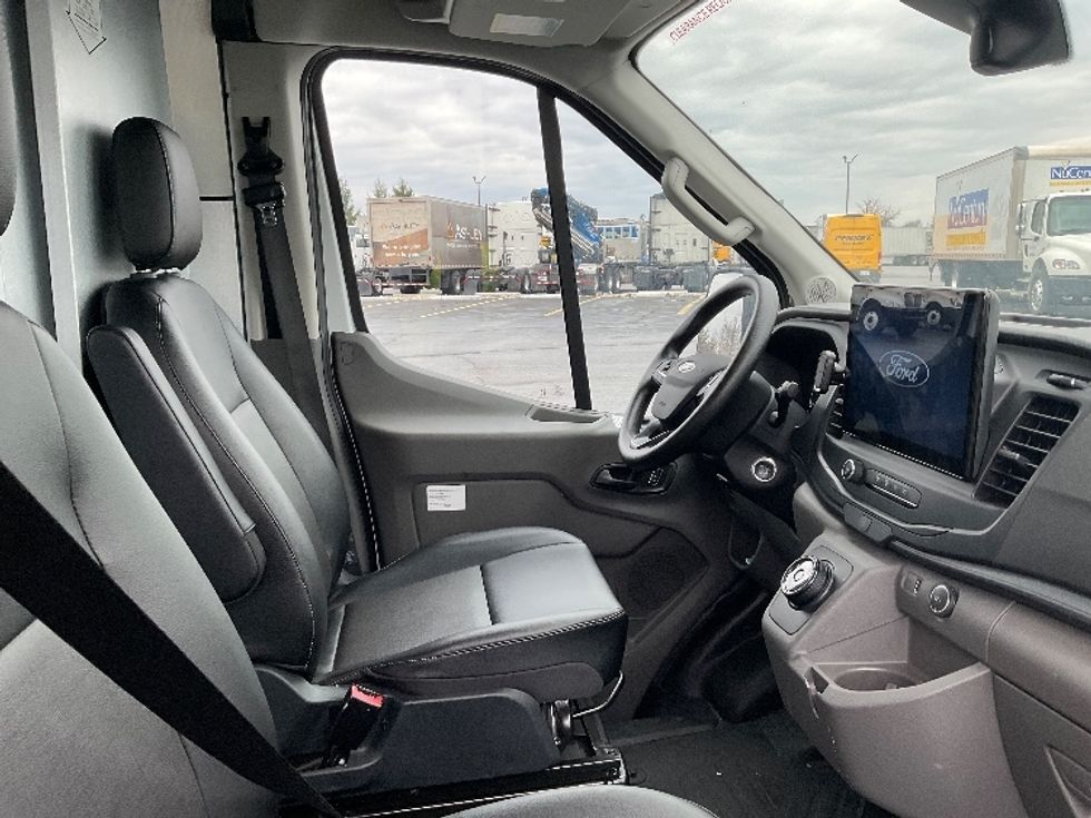Cargo Van (Panel Van)-Alternative Fuel Trucks & Tractors-Ford-2022-TRAN350E-Perrysburg-OH-4,098\n\t\tmiles-$ 42,250 - Image 19
