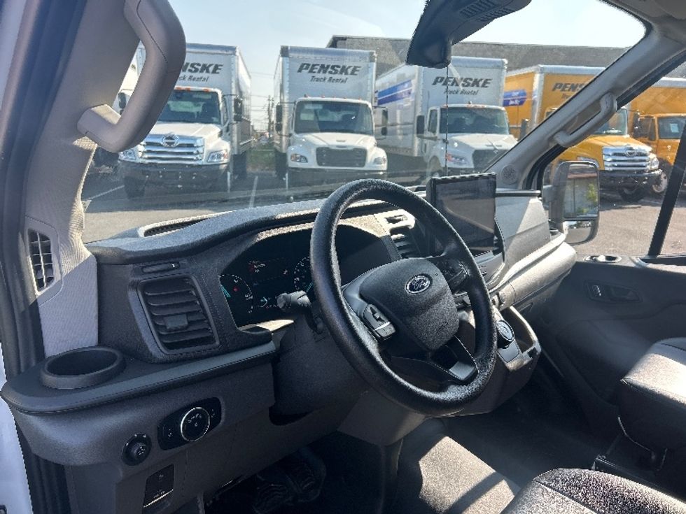 2022 Ford Transit photo 11
