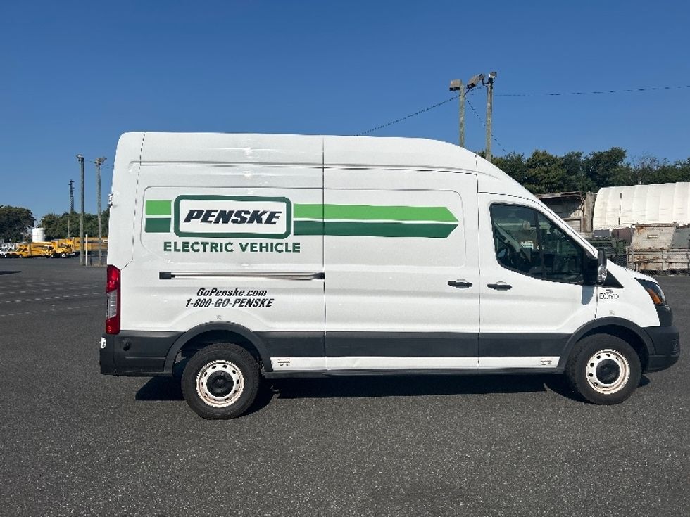 2022 Ford Transit photo 9
