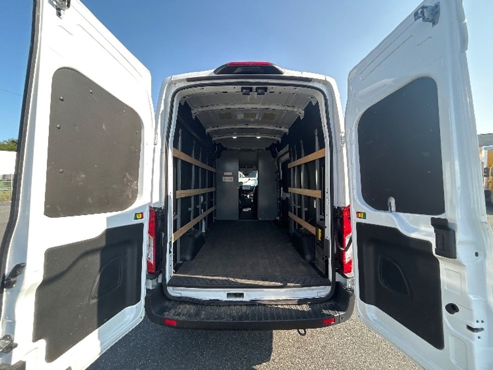 2022 Ford Transit photo 7