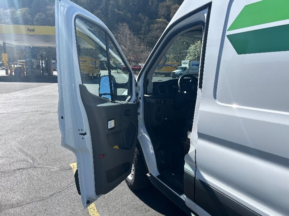 Cargo Van (Panel Van)-Alternative Fuel Trucks & Tractors-Ford-2022-TRAN350E-Portland-OR-11,824\n\t\tmiles-$ 40,500 - Image 15