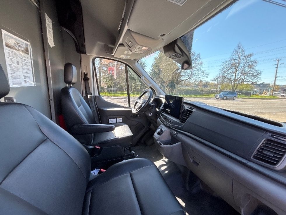 Cargo Van (Panel Van)-Alternative Fuel Trucks & Tractors-Ford-2022-TRAN350E-Portland-OR-15,437\n\t\tmiles-$ 40,250 - Image 19