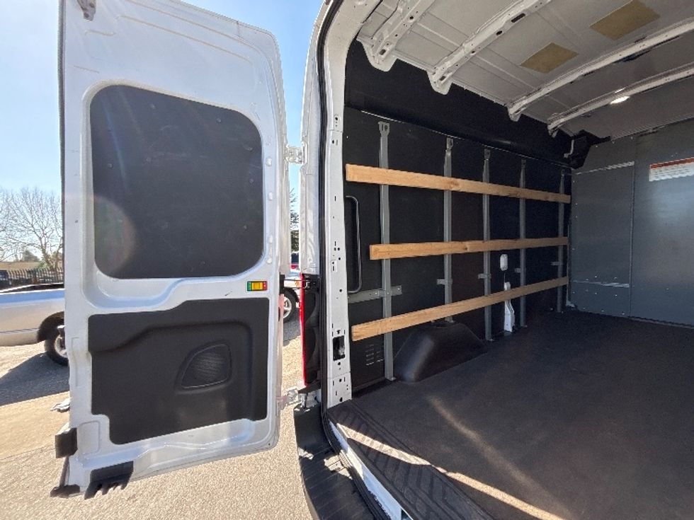 Cargo Van (Panel Van)-Alternative Fuel Trucks & Tractors-Ford-2022-TRAN350E-Portland-OR-15,437\n\t\tmiles-$ 40,250 - Image 9