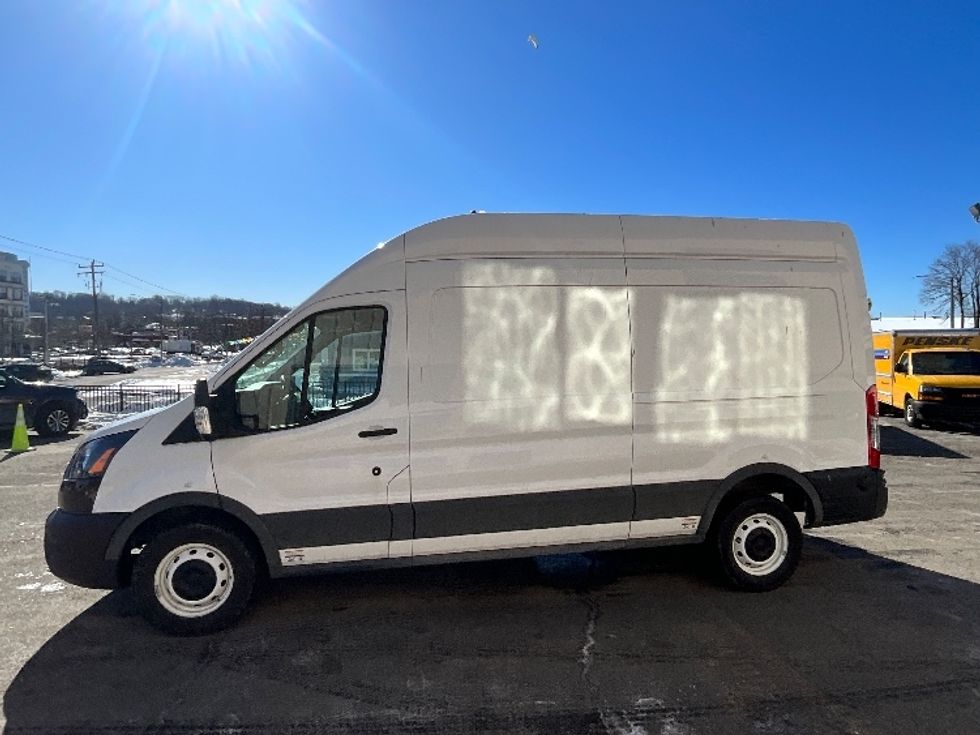 Cargo Van (Panel Van)-Alternative Fuel Trucks & Tractors-Ford-2022-TRAN350E-Reading-PA-316\n\t\tmiles-$ 41,500 - Image 4
