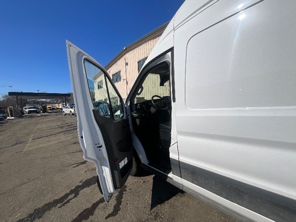 Cargo Van (Panel Van)-Alternative Fuel Trucks & Tractors-Ford-2022-TRAN350E-Reading-PA-329\n\t\tmiles-$ 41,500 - Image 16