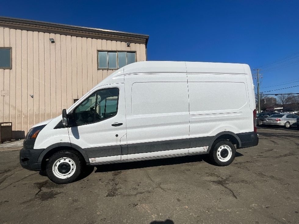 Cargo Van (Panel Van)-Alternative Fuel Trucks & Tractors-Ford-2022-TRAN350E-Reading-PA-329\n\t\tmiles-$ 41,500 - Image 4