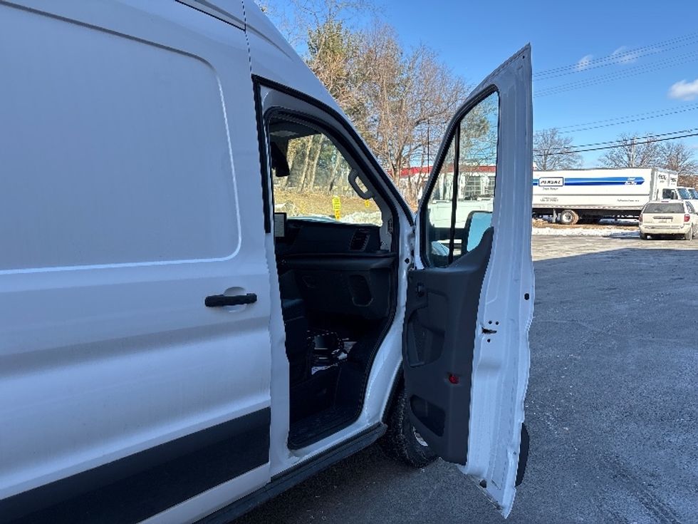 Cargo Van (Panel Van)-Alternative Fuel Trucks & Tractors-Ford-2022-TRAN350E-Reading-PA-341\n\t\tmiles-$ 41,500 - Image 16