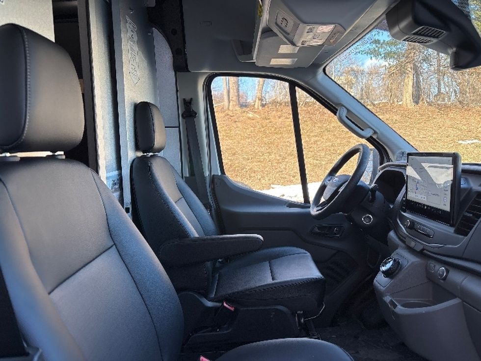 Cargo Van (Panel Van)-Alternative Fuel Trucks & Tractors-Ford-2022-TRAN350E-Reading-PA-341\n\t\tmiles-$ 41,500 - Image 18