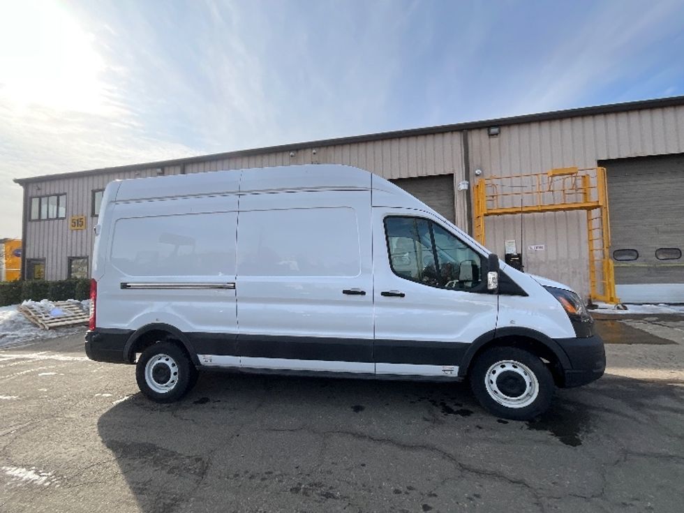 Cargo Van (Panel Van)-Alternative Fuel Trucks & Tractors-Ford-2022-TRAN350E-Reading-PA-343\n\t\tmiles-$ 41,500 - Image 15