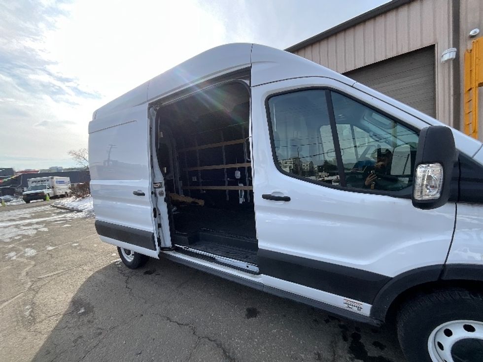 Cargo Van (Panel Van)-Alternative Fuel Trucks & Tractors-Ford-2022-TRAN350E-Reading-PA-343\n\t\tmiles-$ 41,500 - Image 25