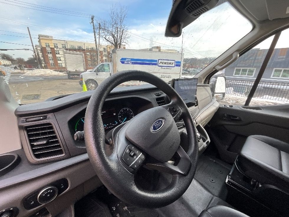 Cargo Van (Panel Van)-Alternative Fuel Trucks & Tractors-Ford-2022-TRAN350E-Reading-PA-364\n\t\tmiles-$ 41,500 - Image 17