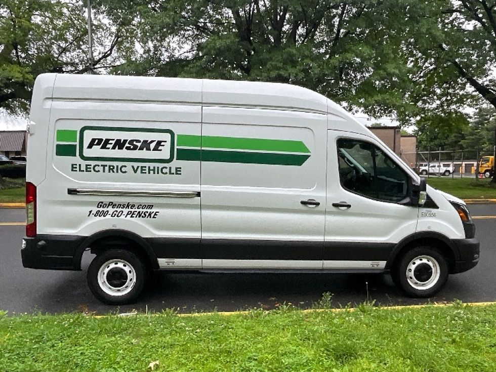 Cargo Van (Panel Van)-Alternative Fuel Trucks & Tractors-Ford-2022-TRAN350E-Reading-PA-5,381\n\t\tmiles-$ 35,500 - Image 15