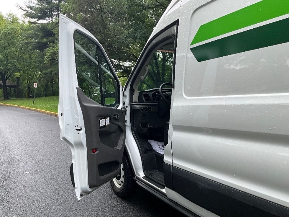 Cargo Van (Panel Van)-Alternative Fuel Trucks & Tractors-Ford-2022-TRAN350E-Reading-PA-5,381\n\t\tmiles-$ 35,500 - Image 16