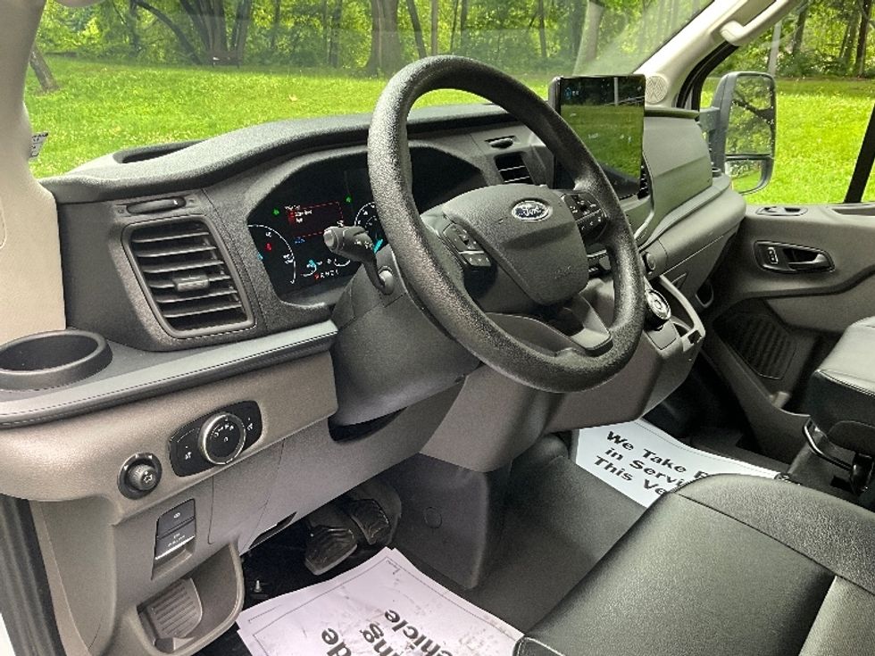 Cargo Van (Panel Van)-Alternative Fuel Trucks & Tractors-Ford-2022-TRAN350E-Reading-PA-5,381\n\t\tmiles-$ 35,500 - Image 17