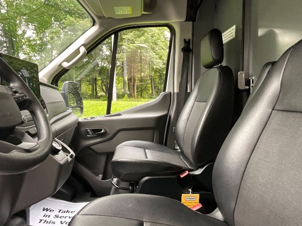 Cargo Van (Panel Van)-Alternative Fuel Trucks & Tractors-Ford-2022-TRAN350E-Reading-PA-5,381\n\t\tmiles-$ 35,500 - Image 19